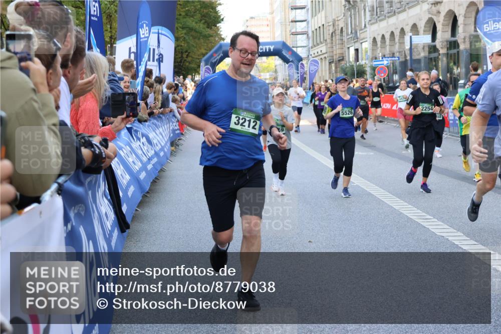 07.09.2025 - BARMER Alsterlauf Strokosch-Dieckow http://msf.ph/oto/8779038 07.09.2025 10:06:39 Ziel 2260, 2668, 2806, 2994, 3391, 3729, 3730, 3739, 3807, 3998, 4089, 4090, 4153, 4263, 4466, 4503, 4711, 4934, 5113, 5198, 5200, 5333, 5361, 5364, 5365, 5510, 5833, 6057, 6063, 6268, 6278, 8157, 8348 meine-sportfotos.de