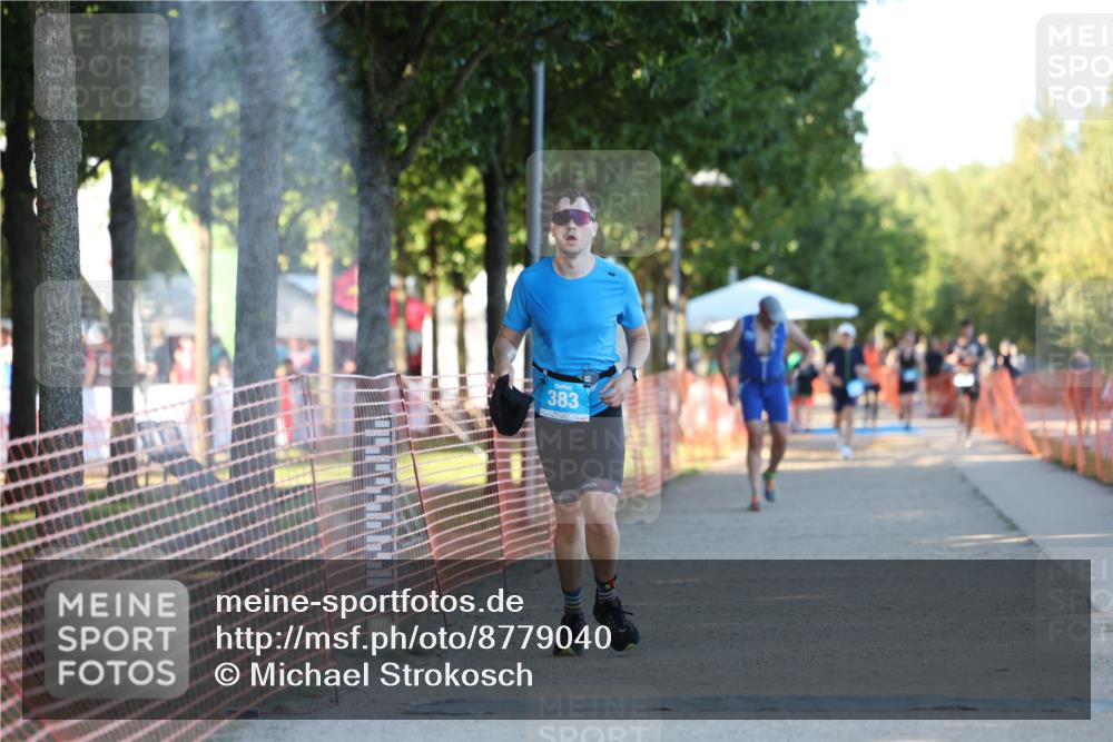 07.09.2025 - 19. Norderstedt Triathlon Michael Strokosch http://msf.ph/oto/8779040 07.09.2025 17:00:31 Laufen 383, 1449 meine-sportfotos.de