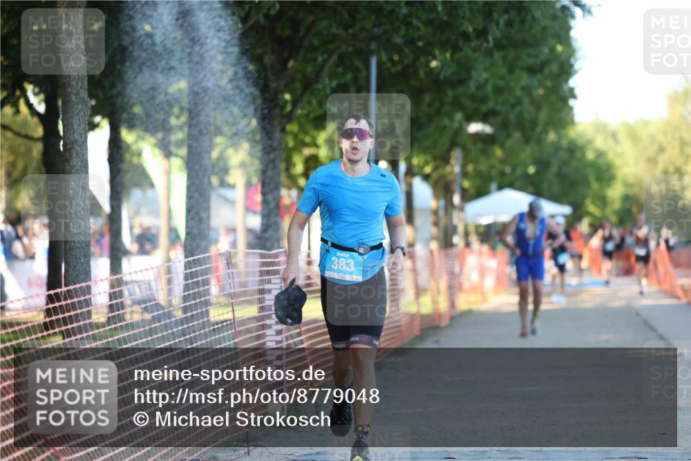 07.09.2025 - 19. Norderstedt Triathlon Michael Strokosch http://msf.ph/oto/8779048 07.09.2025 17:00:31 Laufen 383, 1449 meine-sportfotos.de