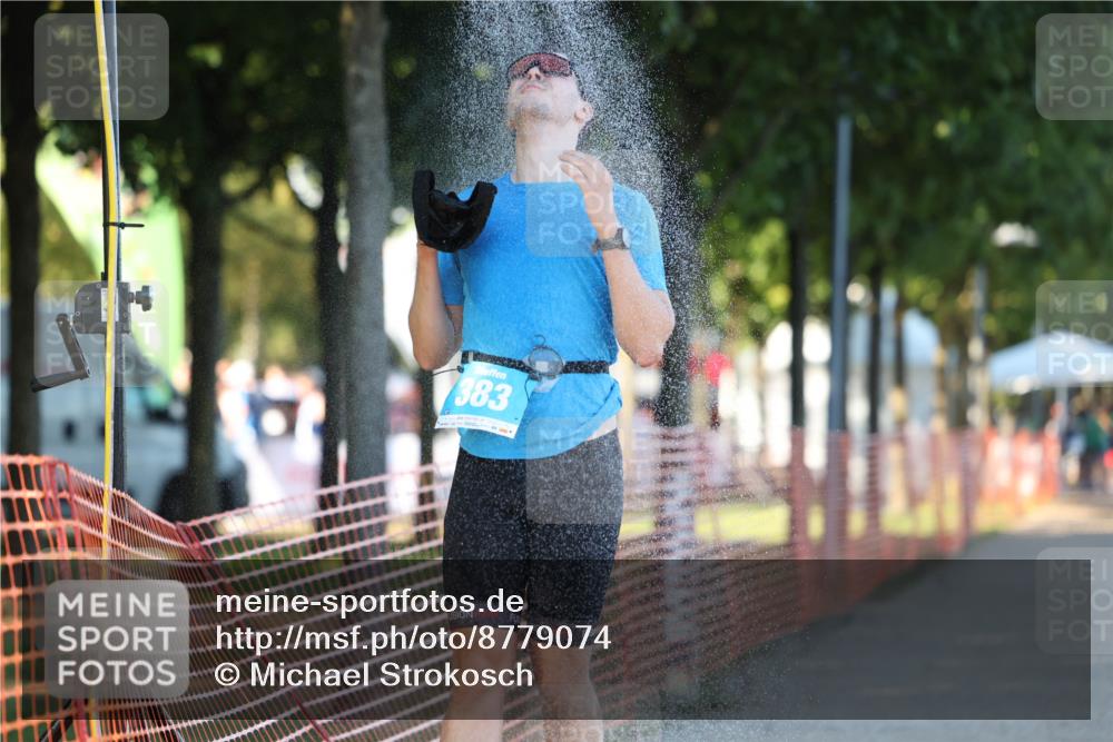 07.09.2025 - 19. Norderstedt Triathlon Michael Strokosch http://msf.ph/oto/8779074 07.09.2025 17:00:33 Laufen 383, 1449 meine-sportfotos.de