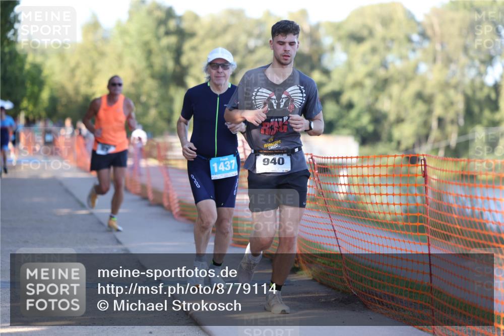 07.09.2025 - 19. Norderstedt Triathlon Michael Strokosch http://msf.ph/oto/8779114 07.09.2025 17:00:46 Laufen 889, 933, 940, 1437 meine-sportfotos.de