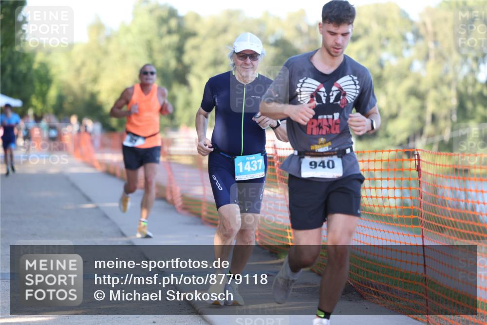 07.09.2025 - 19. Norderstedt Triathlon Michael Strokosch http://msf.ph/oto/8779118 07.09.2025 17:00:47 Laufen 889, 933, 940, 1437 meine-sportfotos.de