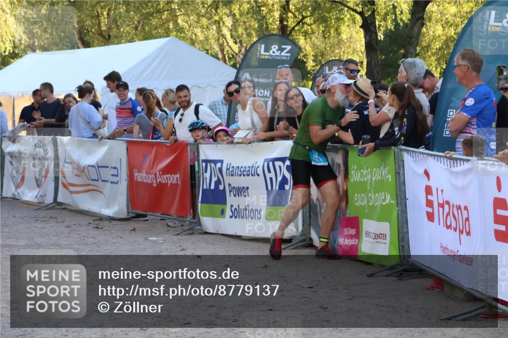 07.09.2025 - 19. Norderstedt Triathlon Zöllner http://msf.ph/oto/8779137 07.09.2025 17:29:04 Ziel 421, 886 meine-sportfotos.de