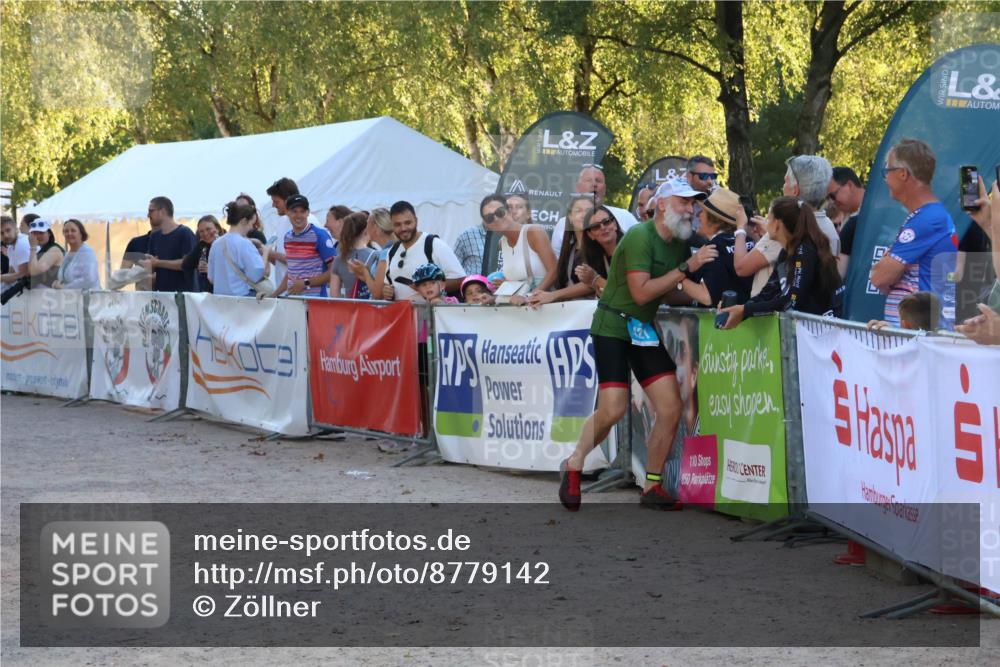 07.09.2025 - 19. Norderstedt Triathlon Zöllner http://msf.ph/oto/8779142 07.09.2025 17:29:04 Ziel 421, 886 meine-sportfotos.de