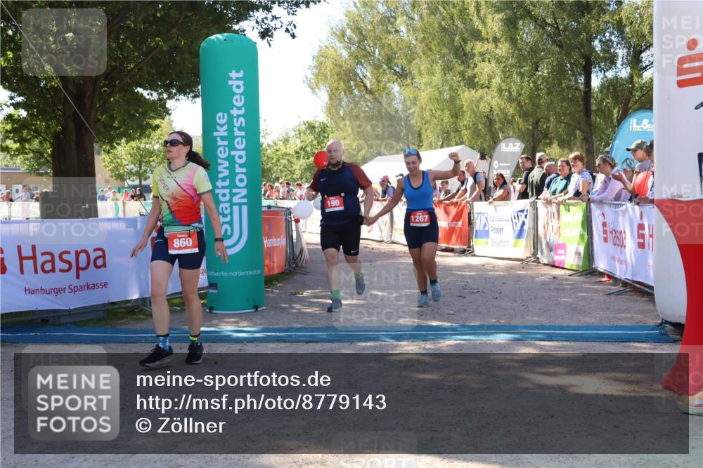 07.09.2025 - 19. Norderstedt Triathlon Zöllner http://msf.ph/oto/8779143 07.09.2025 12:36:47 Ziel 190, 860, 1267, 1319 meine-sportfotos.de
