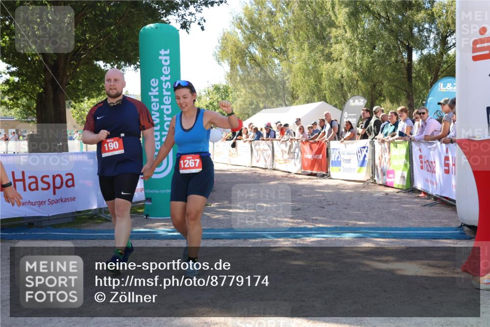 07.09.2025 - 19. Norderstedt Triathlon Zöllner http://msf.ph/oto/8779174 07.09.2025 12:36:49 Ziel 190, 860, 1267 meine-sportfotos.de