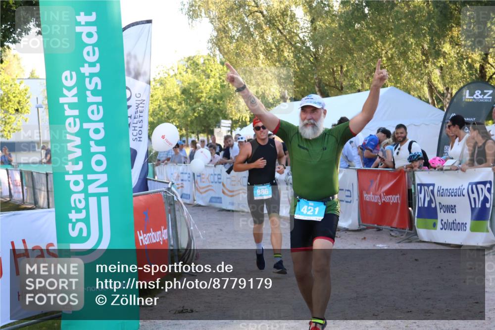07.09.2025 - 19. Norderstedt Triathlon Zöllner http://msf.ph/oto/8779179 07.09.2025 17:29:07 Ziel 421, 886 meine-sportfotos.de