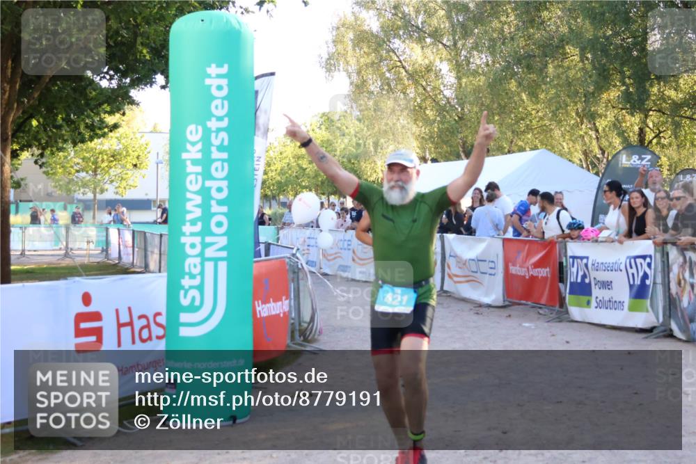 07.09.2025 - 19. Norderstedt Triathlon Zöllner http://msf.ph/oto/8779191 07.09.2025 17:29:08 Ziel 421, 886 meine-sportfotos.de