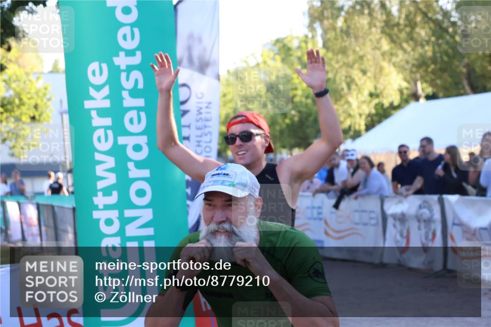 07.09.2025 - 19. Norderstedt Triathlon Zöllner http://msf.ph/oto/8779210 07.09.2025 17:29:09 Ziel 421, 886 meine-sportfotos.de