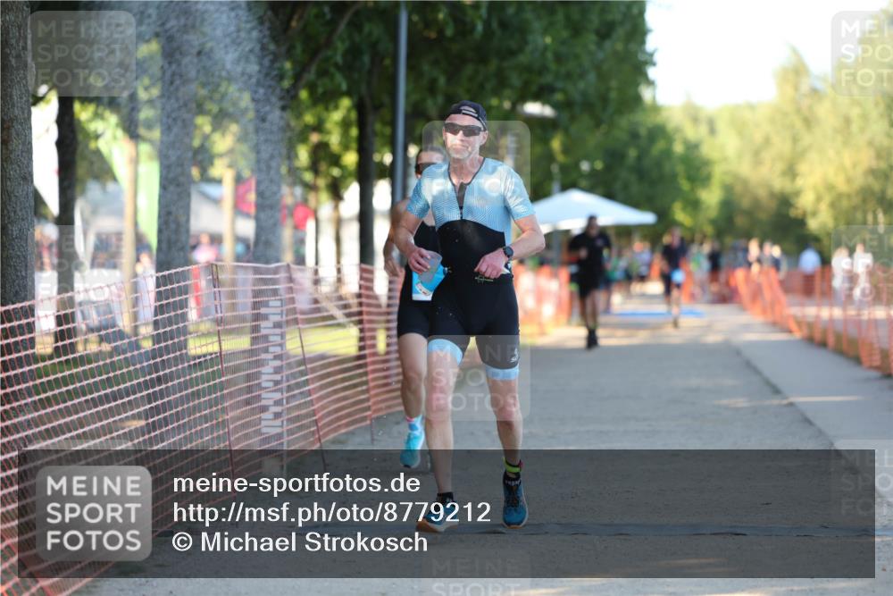 07.09.2025 - 19. Norderstedt Triathlon Michael Strokosch http://msf.ph/oto/8779212 07.09.2025 17:01:02 Laufen 883, 918 meine-sportfotos.de