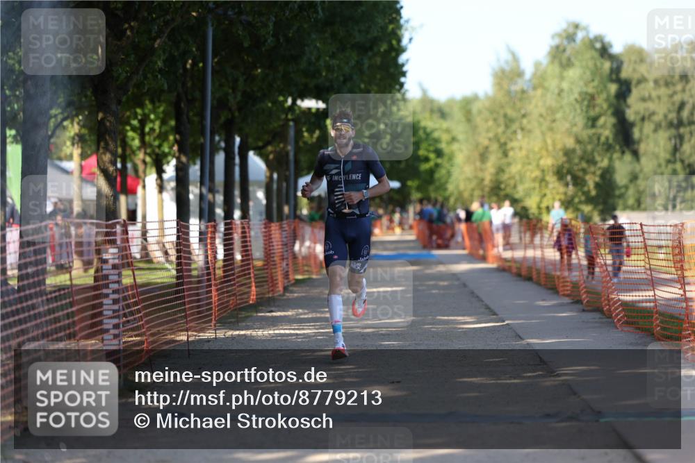 07.09.2025 - 19. Norderstedt Triathlon Michael Strokosch http://msf.ph/oto/8779213 07.09.2025 15:57:11 Laufen 1433 meine-sportfotos.de