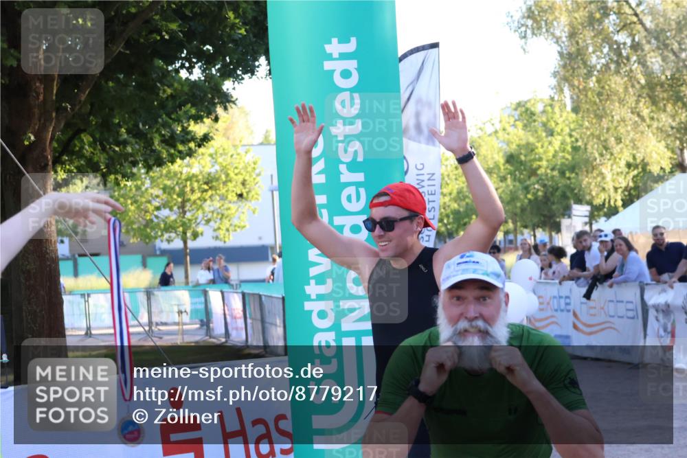 07.09.2025 - 19. Norderstedt Triathlon Zöllner http://msf.ph/oto/8779217 07.09.2025 17:29:10 Ziel 421, 886 meine-sportfotos.de