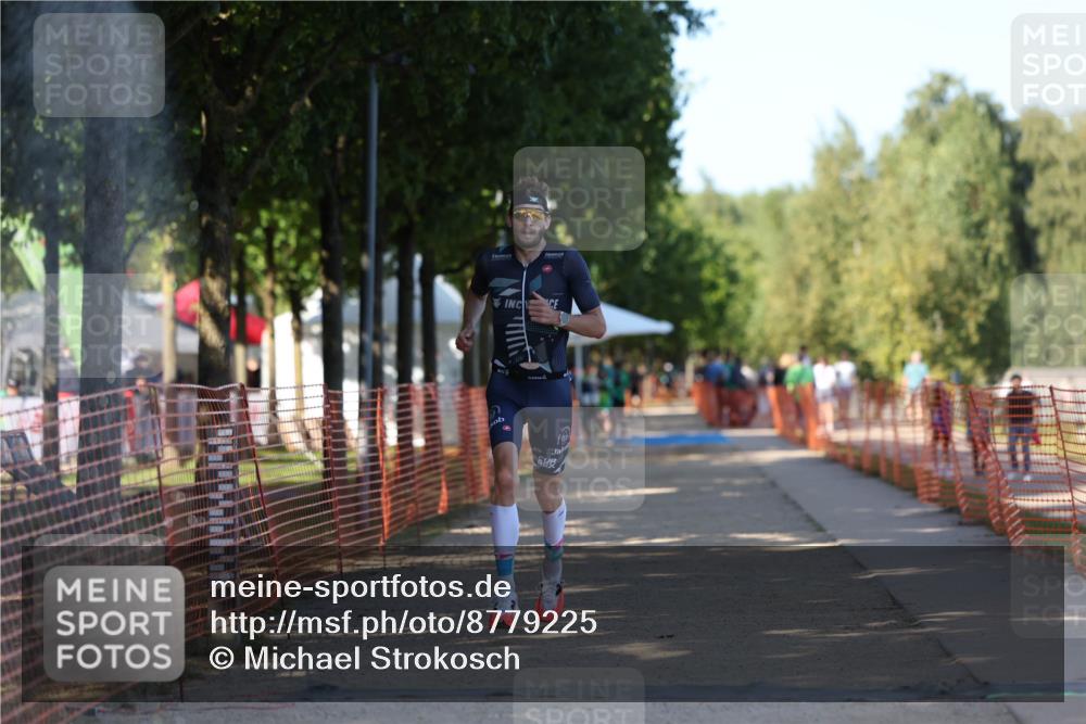 07.09.2025 - 19. Norderstedt Triathlon Michael Strokosch http://msf.ph/oto/8779225 07.09.2025 15:57:11 Laufen 1433 meine-sportfotos.de