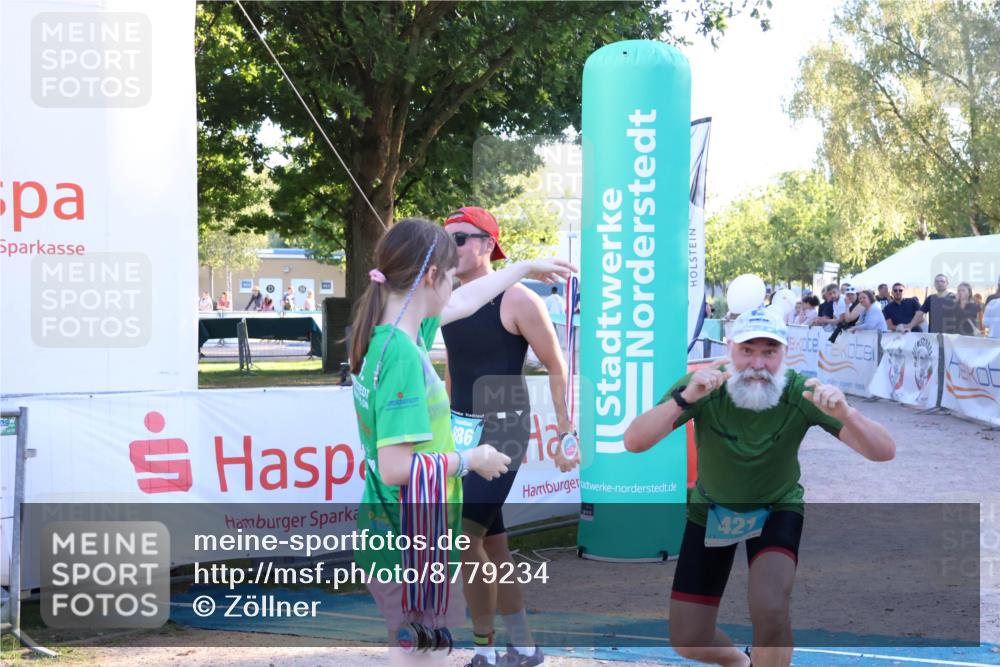 07.09.2025 - 19. Norderstedt Triathlon Zöllner http://msf.ph/oto/8779234 07.09.2025 17:29:11 Ziel 421, 886 meine-sportfotos.de