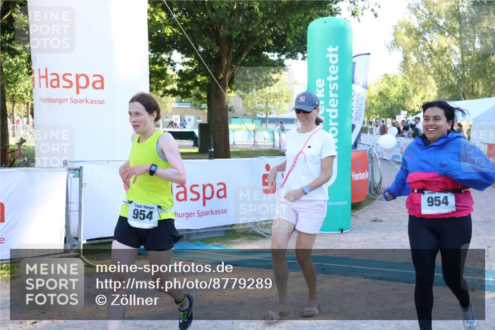 07.09.2025 - 19. Norderstedt Triathlon Zöllner http://msf.ph/oto/8779289 07.09.2025 17:29:56 Ziel 954 meine-sportfotos.de