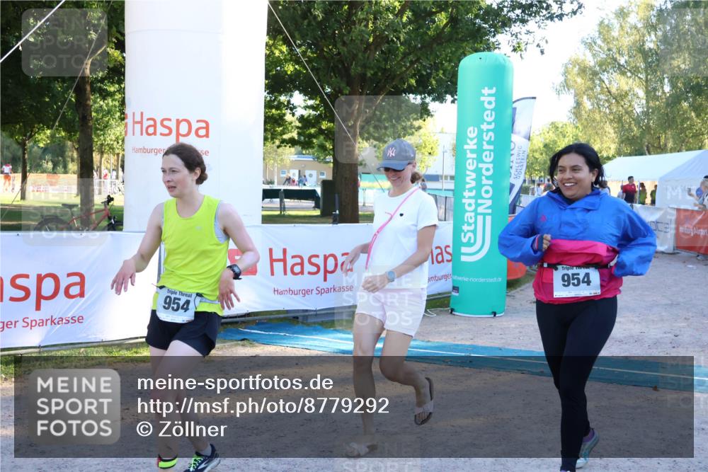 07.09.2025 - 19. Norderstedt Triathlon Zöllner http://msf.ph/oto/8779292 07.09.2025 17:29:56 Ziel 954 meine-sportfotos.de