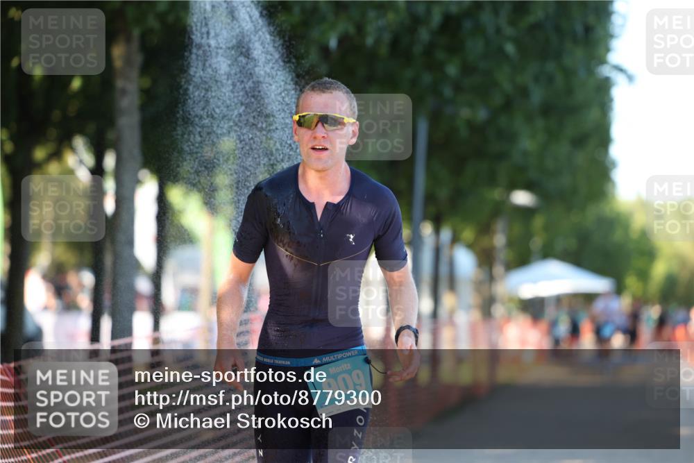 07.09.2025 - 19. Norderstedt Triathlon Michael Strokosch http://msf.ph/oto/8779300 07.09.2025 17:01:16 Laufen 1435, 1448 meine-sportfotos.de