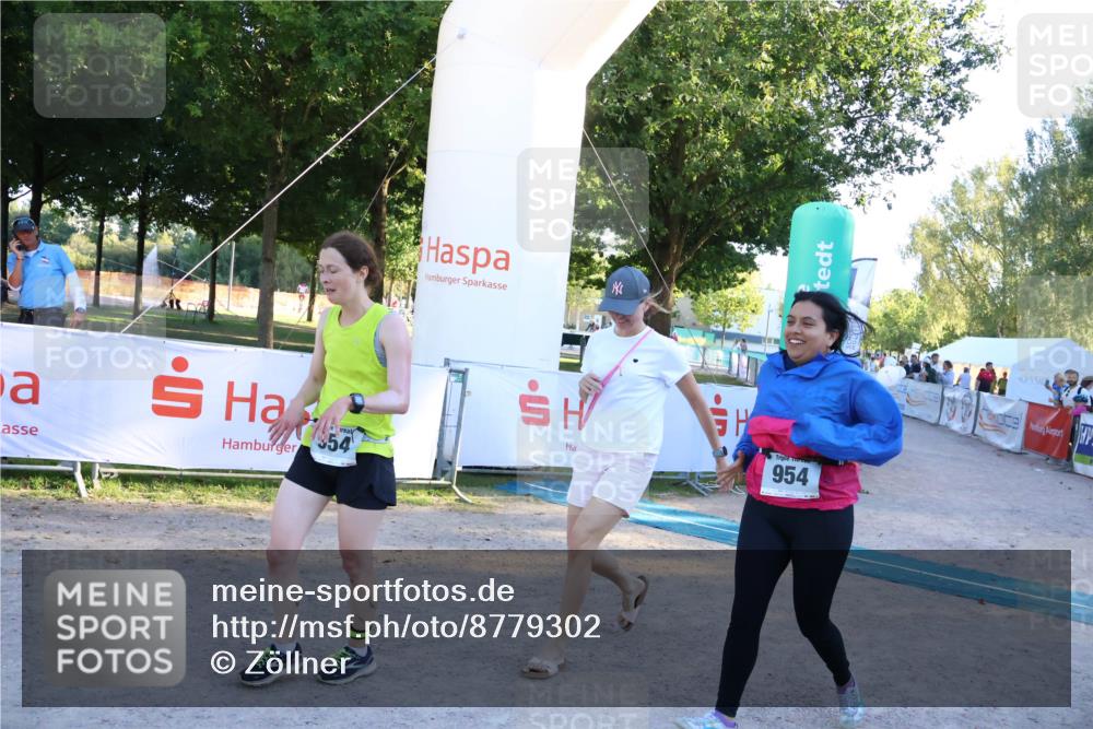 07.09.2025 - 19. Norderstedt Triathlon Zöllner http://msf.ph/oto/8779302 07.09.2025 17:29:56 Ziel 954 meine-sportfotos.de