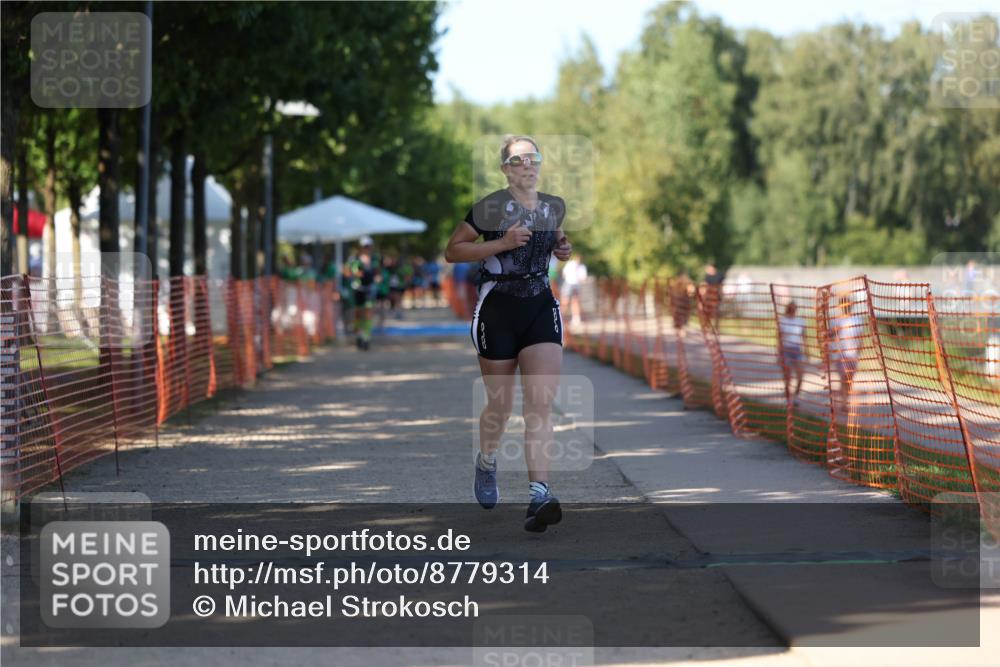07.09.2025 - 19. Norderstedt Triathlon Michael Strokosch http://msf.ph/oto/8779314 07.09.2025 15:57:50 Laufen 887 meine-sportfotos.de