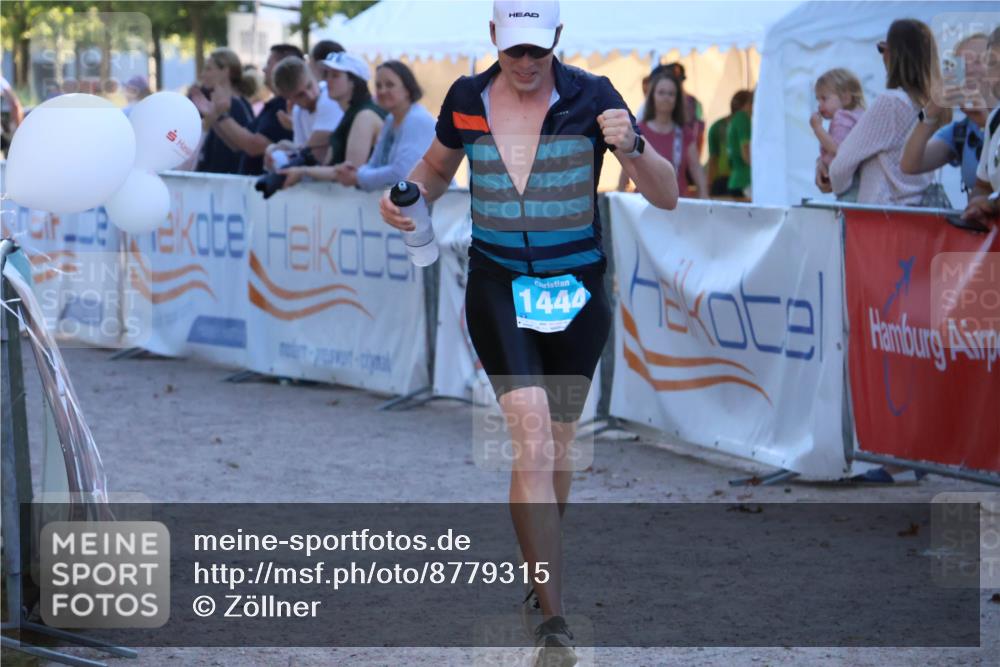 07.09.2025 - 19. Norderstedt Triathlon Zöllner http://msf.ph/oto/8779315 07.09.2025 17:30:12 Ziel 1444 meine-sportfotos.de