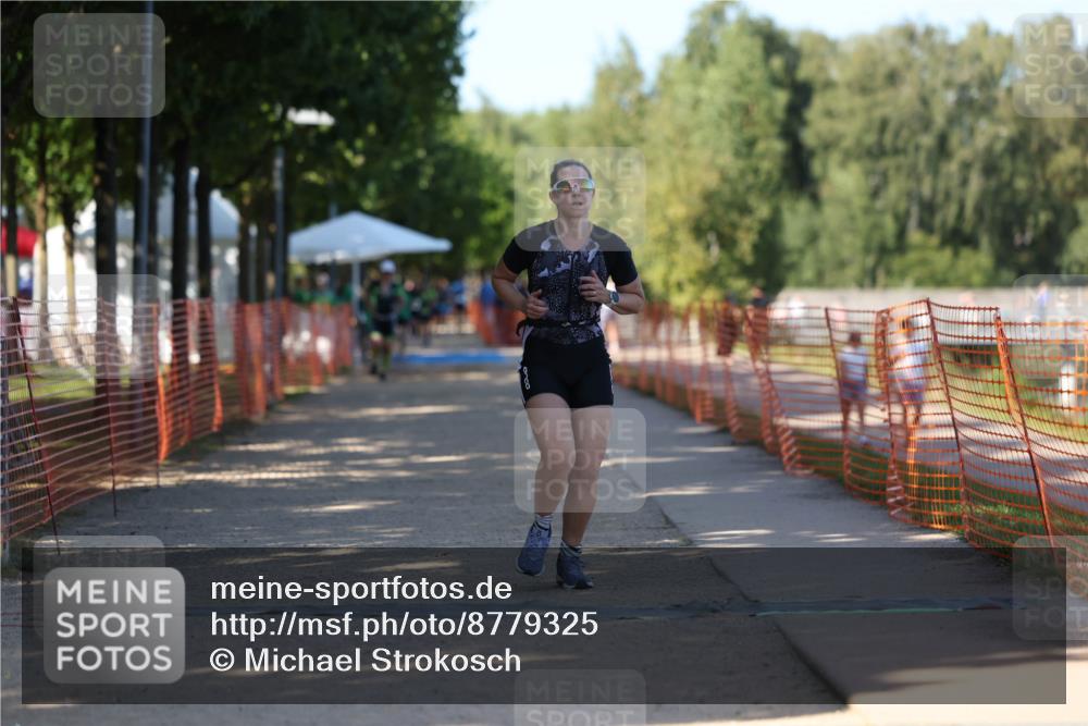 07.09.2025 - 19. Norderstedt Triathlon Michael Strokosch http://msf.ph/oto/8779325 07.09.2025 15:57:50 Laufen 887 meine-sportfotos.de