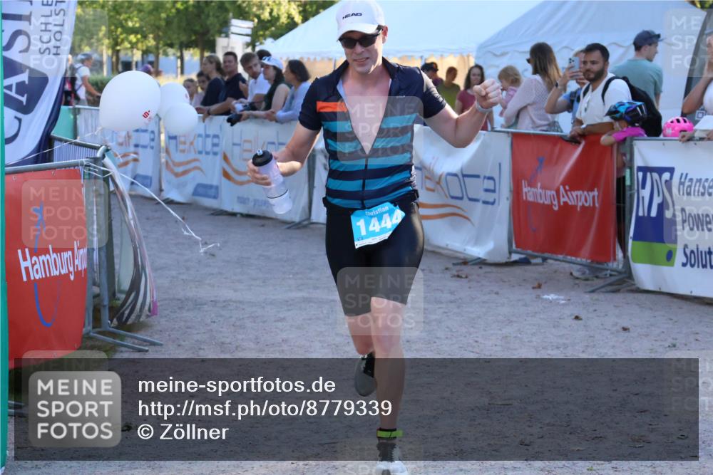 07.09.2025 - 19. Norderstedt Triathlon Zöllner http://msf.ph/oto/8779339 07.09.2025 17:30:14 Ziel 1444 meine-sportfotos.de