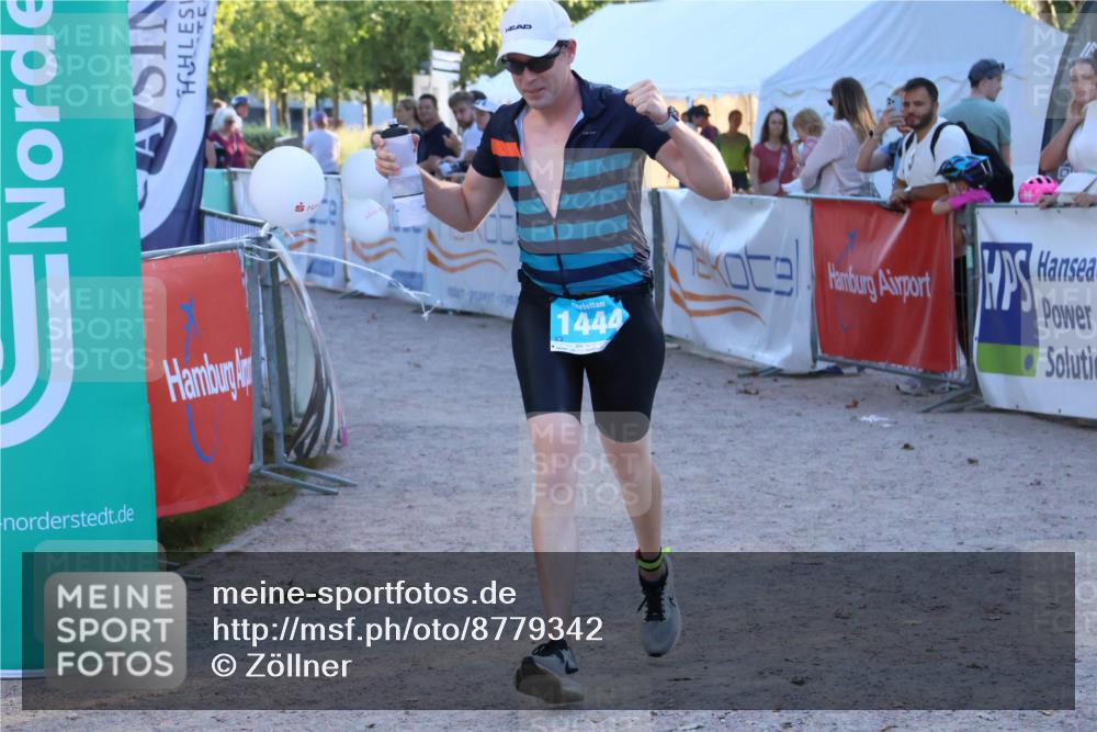 07.09.2025 - 19. Norderstedt Triathlon Zöllner http://msf.ph/oto/8779342 07.09.2025 17:30:14 Ziel 1444 meine-sportfotos.de