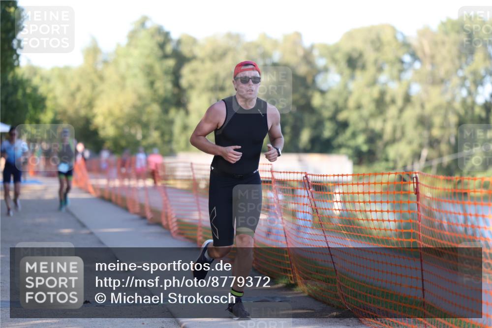 07.09.2025 - 19. Norderstedt Triathlon Michael Strokosch http://msf.ph/oto/8779372 07.09.2025 17:01:35 Laufen 886, 903, 1455 meine-sportfotos.de