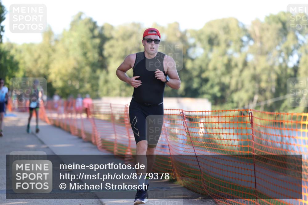 07.09.2025 - 19. Norderstedt Triathlon Michael Strokosch http://msf.ph/oto/8779378 07.09.2025 17:01:35 Laufen 886, 903, 1455 meine-sportfotos.de