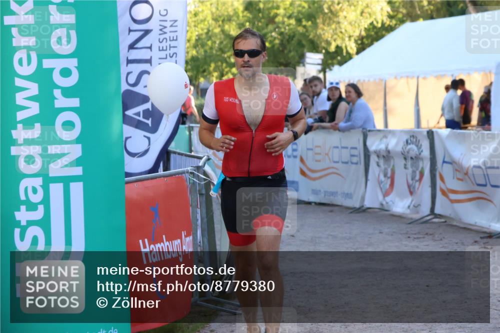 07.09.2025 - 19. Norderstedt Triathlon Zöllner http://msf.ph/oto/8779380 07.09.2025 17:30:19 Ziel 894, 1444 meine-sportfotos.de