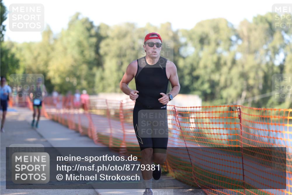 07.09.2025 - 19. Norderstedt Triathlon Michael Strokosch http://msf.ph/oto/8779381 07.09.2025 17:01:35 Laufen 886, 903, 1455 meine-sportfotos.de