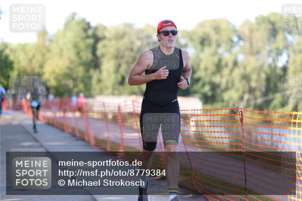 07.09.2025 - 19. Norderstedt Triathlon Michael Strokosch http://msf.ph/oto/8779384 07.09.2025 17:01:36 Laufen 886, 903, 1455 meine-sportfotos.de