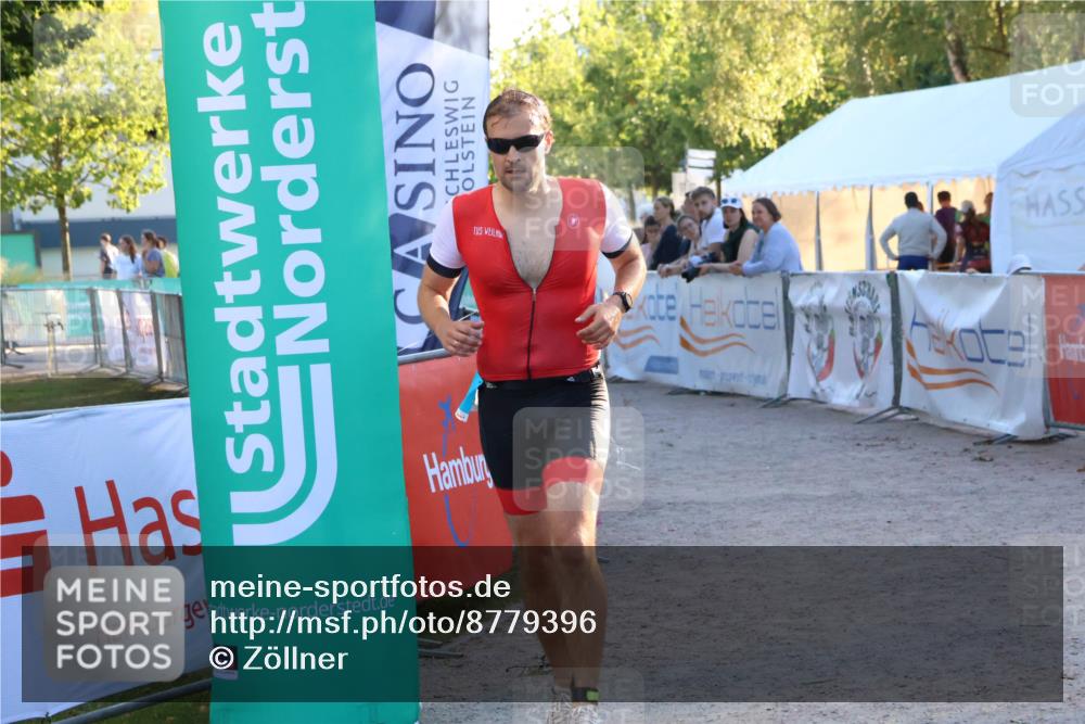 07.09.2025 - 19. Norderstedt Triathlon Zöllner http://msf.ph/oto/8779396 07.09.2025 17:30:20 Ziel 894, 1444 meine-sportfotos.de