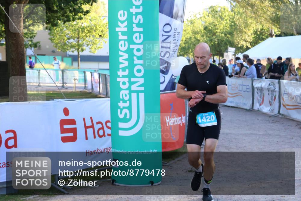 07.09.2025 - 19. Norderstedt Triathlon Zöllner http://msf.ph/oto/8779478 07.09.2025 17:31:15 Ziel 1420 meine-sportfotos.de