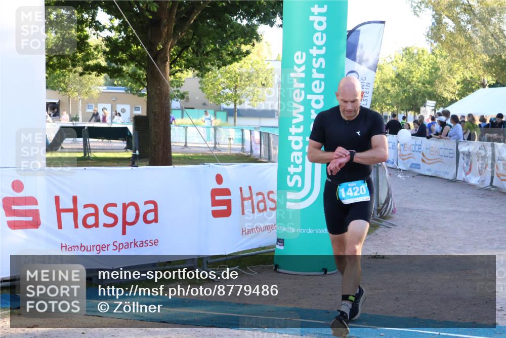 07.09.2025 - 19. Norderstedt Triathlon Zöllner http://msf.ph/oto/8779486 07.09.2025 17:31:15 Ziel 1420 meine-sportfotos.de