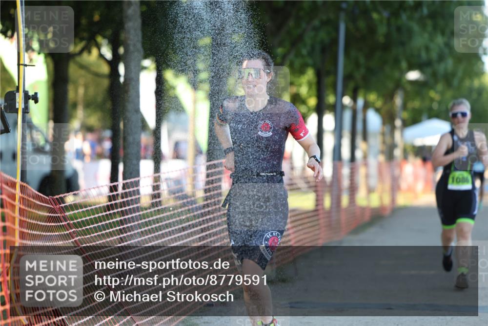 07.09.2025 - 19. Norderstedt Triathlon Michael Strokosch http://msf.ph/oto/8779591 07.09.2025 17:02:31 Laufen 878, 1086, 1417, 1476 meine-sportfotos.de
