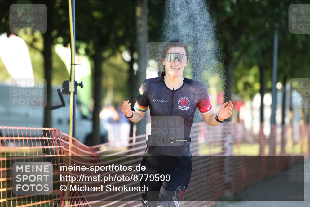 07.09.2025 - 19. Norderstedt Triathlon Michael Strokosch http://msf.ph/oto/8779599 07.09.2025 17:02:32 Laufen 878, 1086, 1417, 1476 meine-sportfotos.de