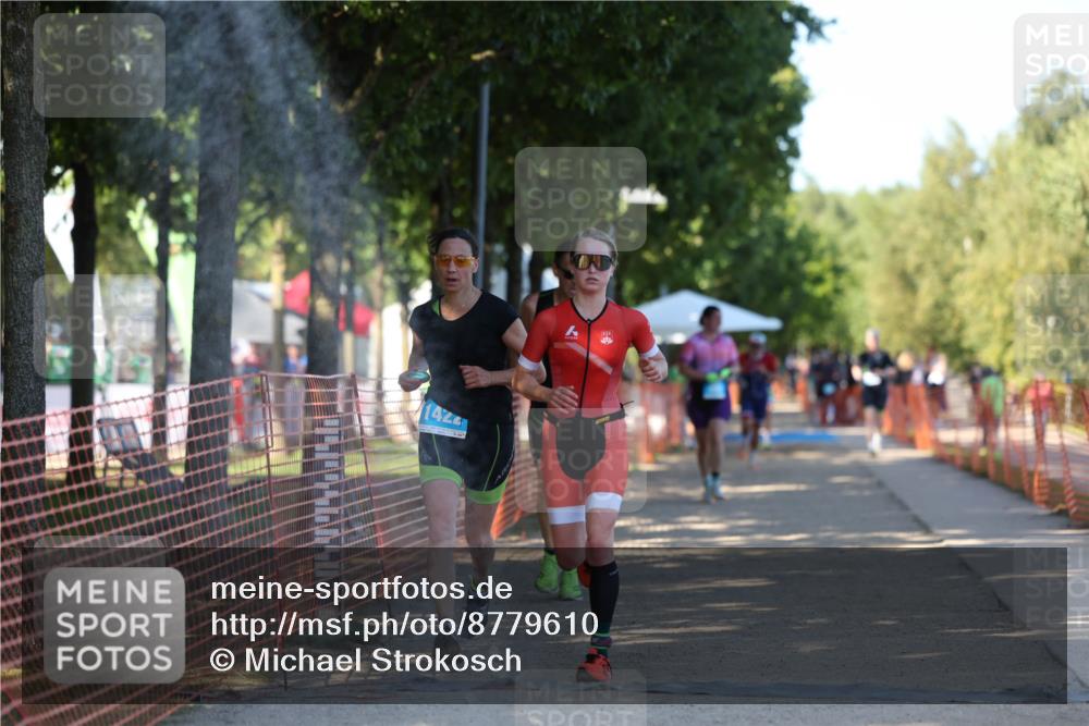 07.09.2025 - 19. Norderstedt Triathlon Michael Strokosch http://msf.ph/oto/8779610 07.09.2025 15:59:26 Laufen 1404, 1422 meine-sportfotos.de