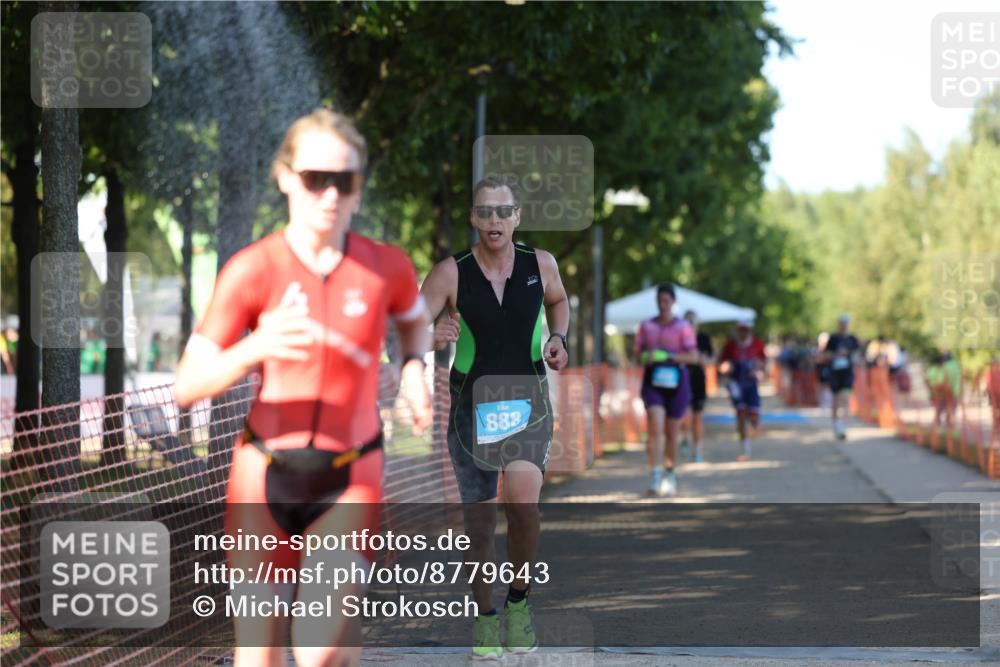 07.09.2025 - 19. Norderstedt Triathlon Michael Strokosch http://msf.ph/oto/8779643 07.09.2025 15:59:28 Laufen 408, 1404, 1422 meine-sportfotos.de