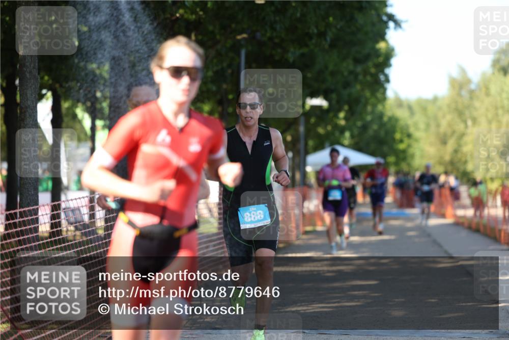 07.09.2025 - 19. Norderstedt Triathlon Michael Strokosch http://msf.ph/oto/8779646 07.09.2025 15:59:28 Laufen 408, 1404, 1422 meine-sportfotos.de