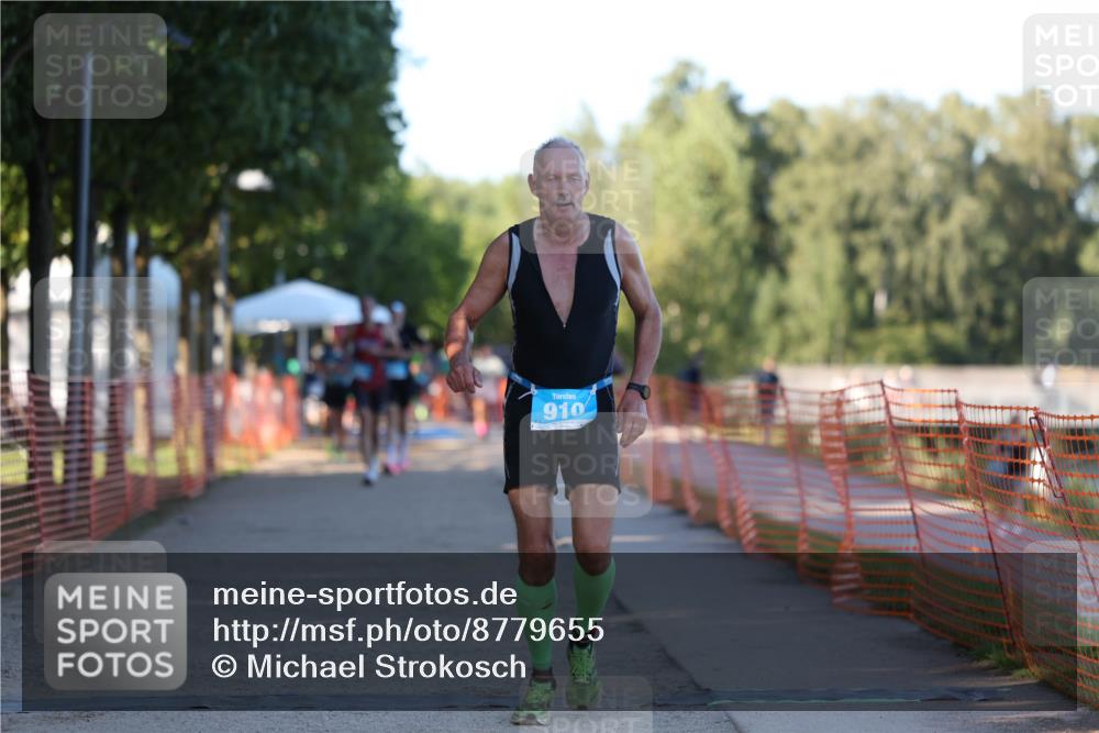 07.09.2025 - 19. Norderstedt Triathlon Michael Strokosch http://msf.ph/oto/8779655 07.09.2025 17:02:57 Laufen 910 meine-sportfotos.de