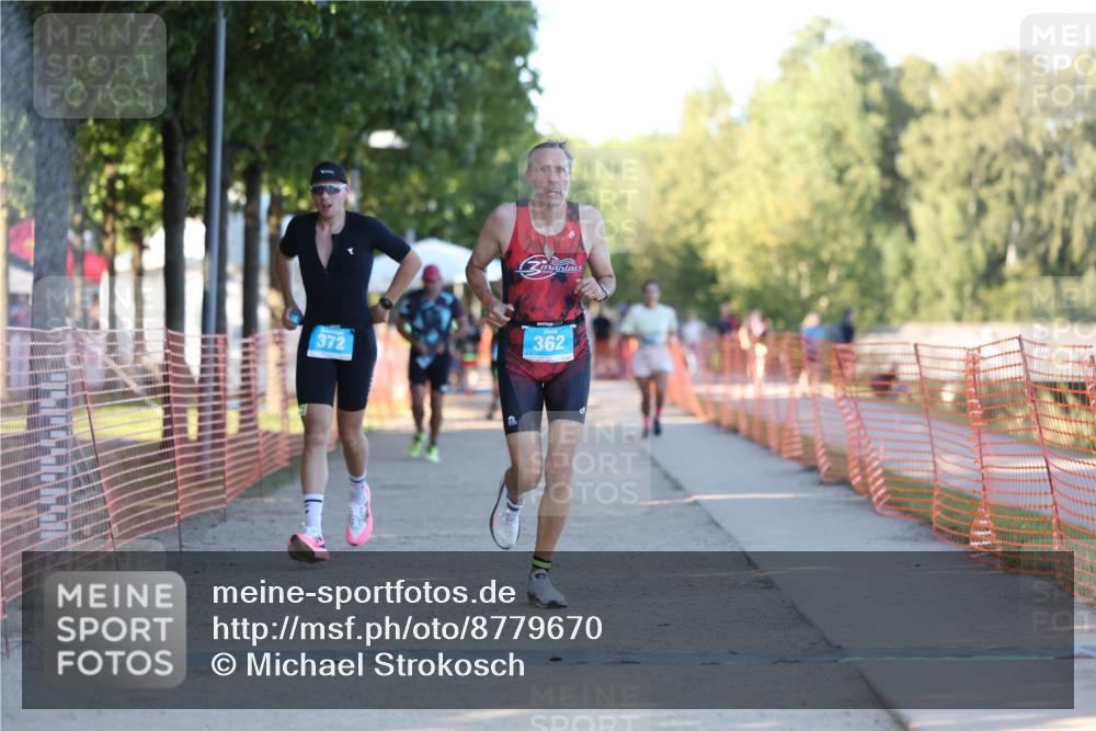 07.09.2025 - 19. Norderstedt Triathlon Michael Strokosch http://msf.ph/oto/8779670 07.09.2025 17:03:05 Laufen 362, 372 meine-sportfotos.de