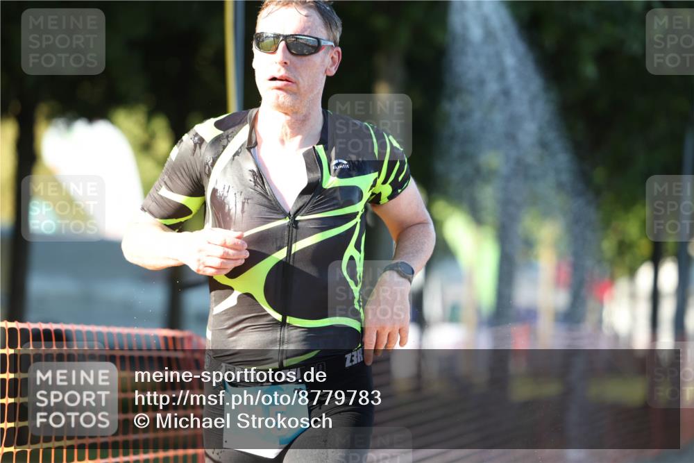 07.09.2025 - 19. Norderstedt Triathlon Michael Strokosch http://msf.ph/oto/8779783 07.09.2025 17:03:18 Laufen 409, 915, 944 meine-sportfotos.de