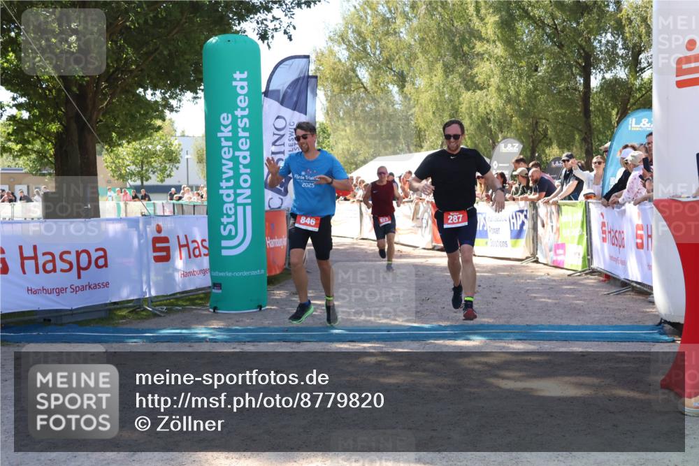 07.09.2025 - 19. Norderstedt Triathlon Zöllner http://msf.ph/oto/8779820 07.09.2025 12:42:03 Ziel 287, 823, 846 meine-sportfotos.de