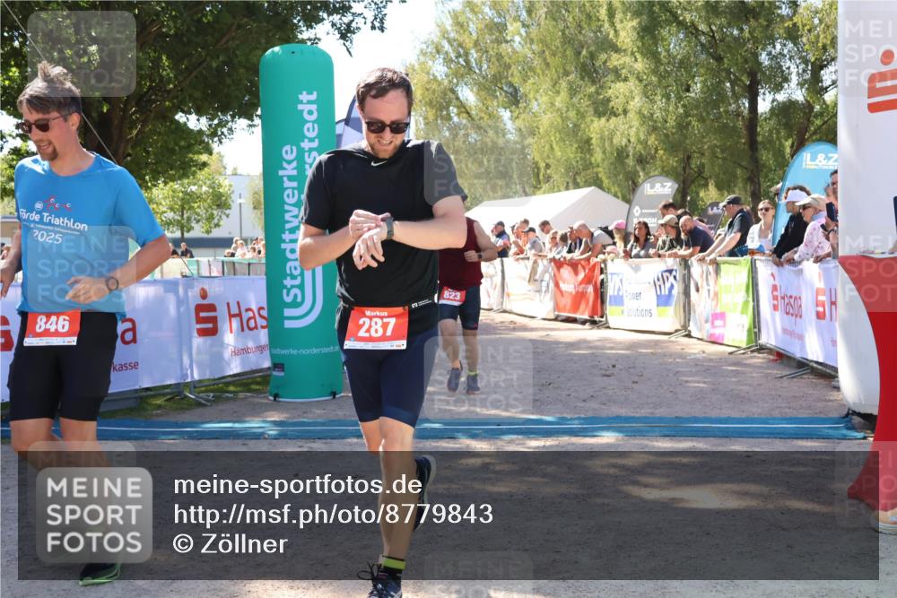 07.09.2025 - 19. Norderstedt Triathlon Zöllner http://msf.ph/oto/8779843 07.09.2025 12:42:04 Ziel 287, 823, 846 meine-sportfotos.de