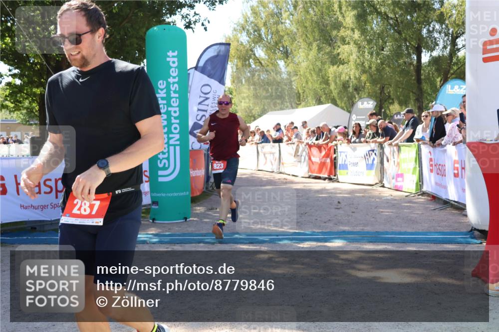 07.09.2025 - 19. Norderstedt Triathlon Zöllner http://msf.ph/oto/8779846 07.09.2025 12:42:05 Ziel 287, 823, 846 meine-sportfotos.de