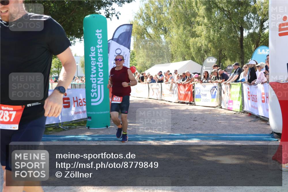 07.09.2025 - 19. Norderstedt Triathlon Zöllner http://msf.ph/oto/8779849 07.09.2025 12:42:05 Ziel 287, 823, 846 meine-sportfotos.de