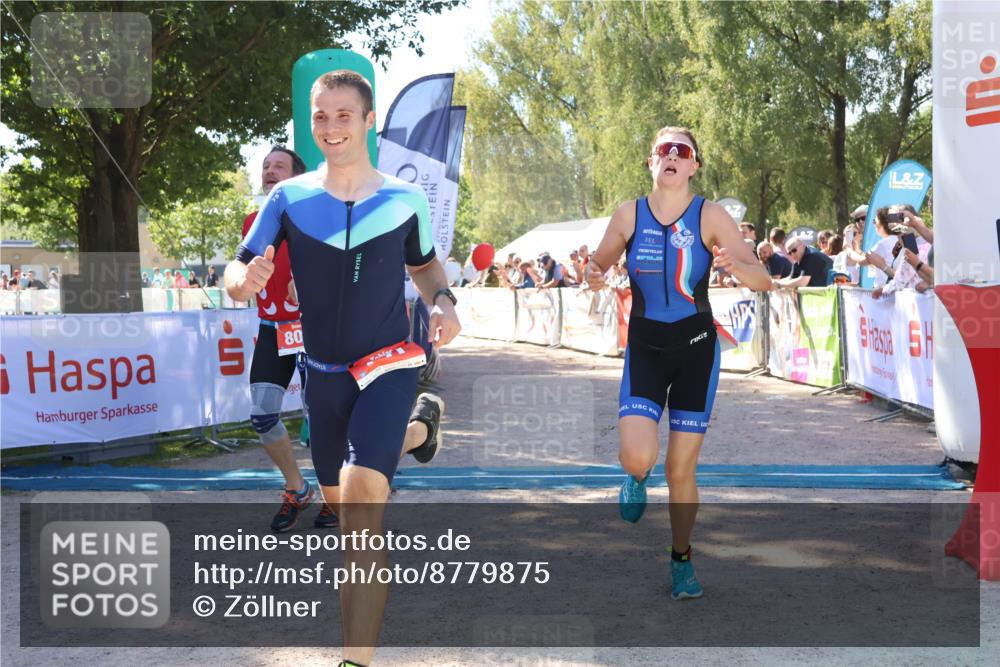 07.09.2025 - 19. Norderstedt Triathlon Zöllner http://msf.ph/oto/8779875 07.09.2025 12:42:29 Ziel 168, 215, 741, 800 meine-sportfotos.de