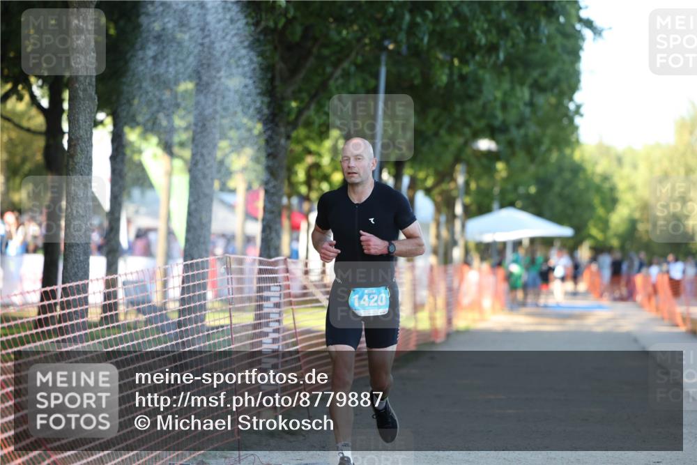07.09.2025 - 19. Norderstedt Triathlon Michael Strokosch http://msf.ph/oto/8779887 07.09.2025 17:04:14 Laufen 931, 1420 meine-sportfotos.de