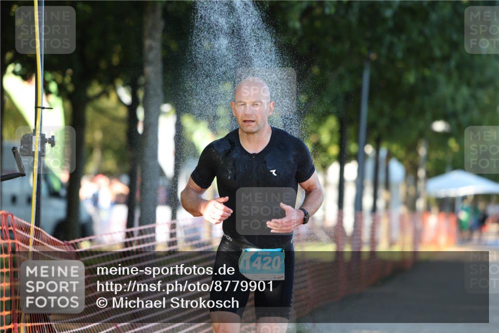 07.09.2025 - 19. Norderstedt Triathlon Michael Strokosch http://msf.ph/oto/8779901 07.09.2025 17:04:15 Laufen 931, 1420 meine-sportfotos.de